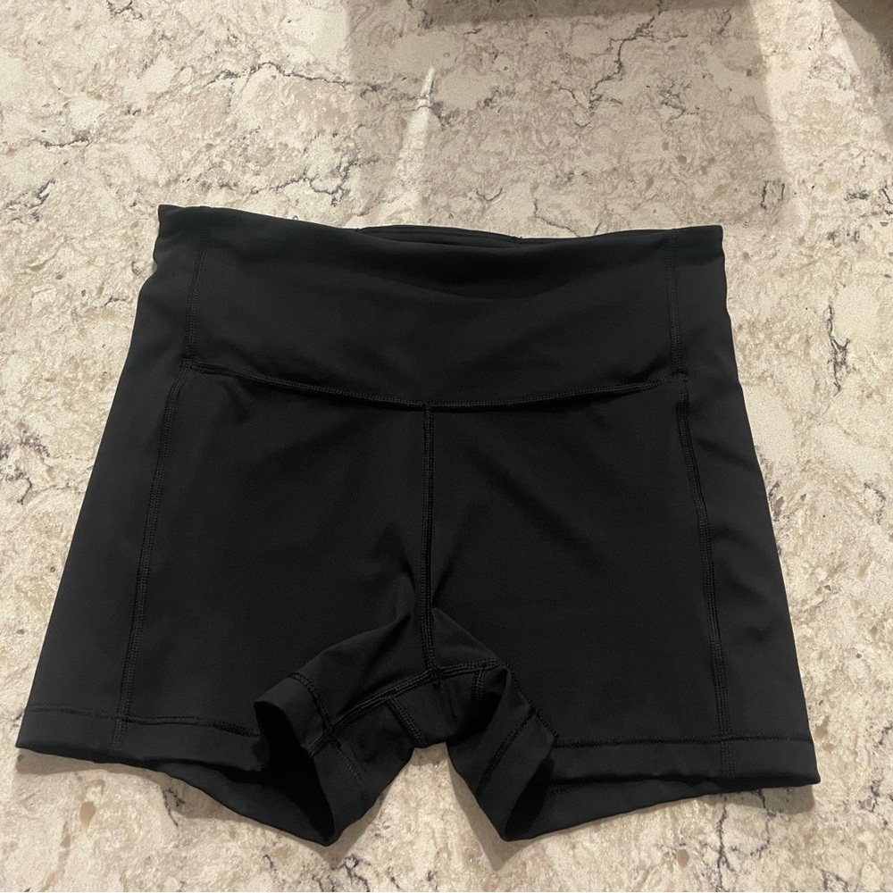 ATHLETA Ultimate Shortie size SMALL